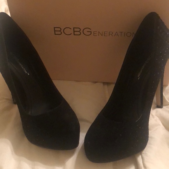 BCBG KIDSUEDE BLACK PUMP - Picture 1 of 4